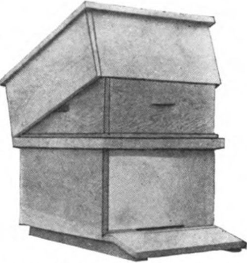 Large hive as developed by Charles Dadant.
