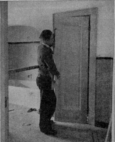 Hanging a door in the Akron