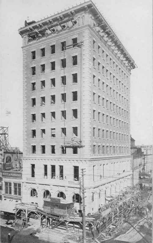 UNION BANK BUILDING, WINNIPEG, MANITOBA, CANADA The First and Second Floors Comprise a Particularly Weil Appointed Banking Business