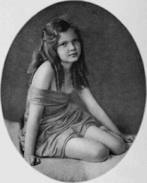 Use Photographs To Advertise Photography StudioLightMagazine1923 238