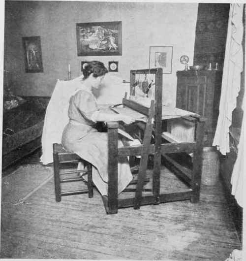 A Small Loom In Which Many Fancy Patterns Can Be Woven