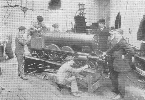 Large model locomotive