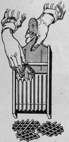 Cutter for preparing potato waffles