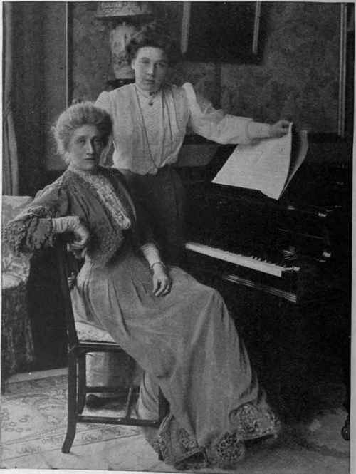 Mrs. And Miss Lowther Photo, Haines