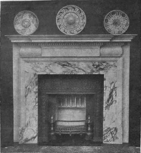 A design that can be executed in wood or in cast iron painted white