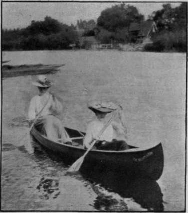The middle of the stroke, in which the paddle is held in an almost perpendicular line with the canoeist's body